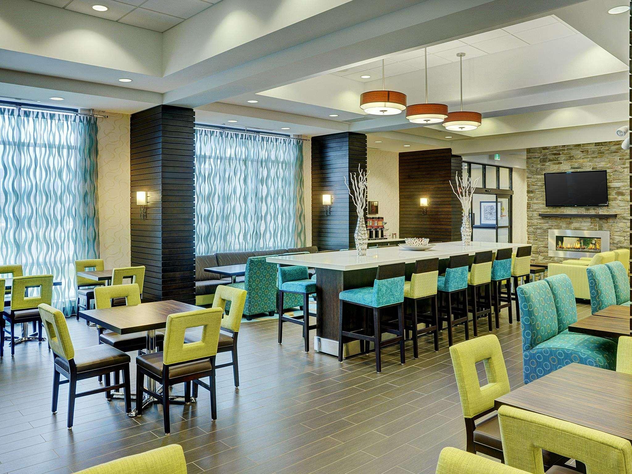 Hampton Inn By Hilton Уинипег Екстериор снимка