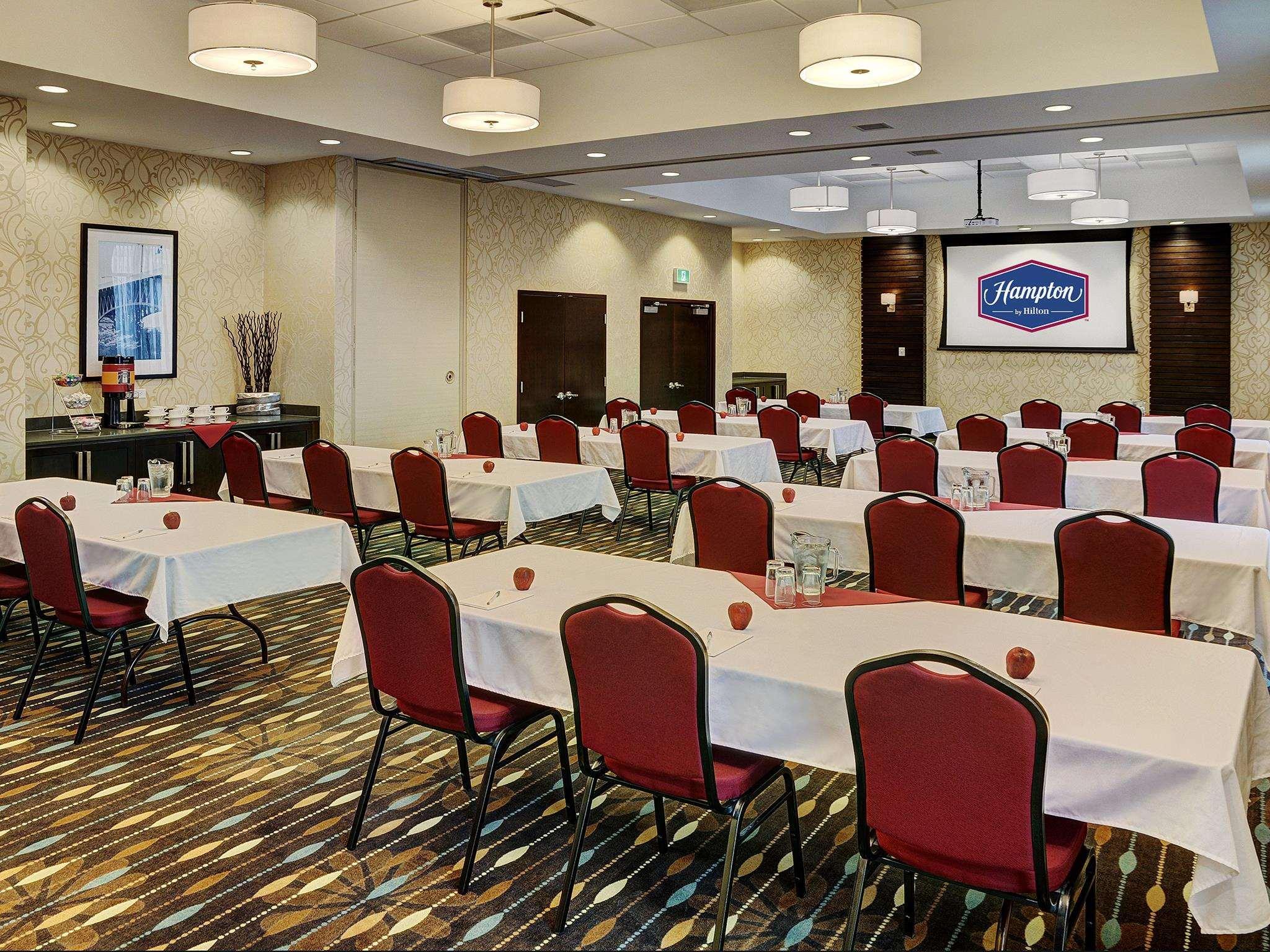 Hampton Inn By Hilton Уинипег Екстериор снимка