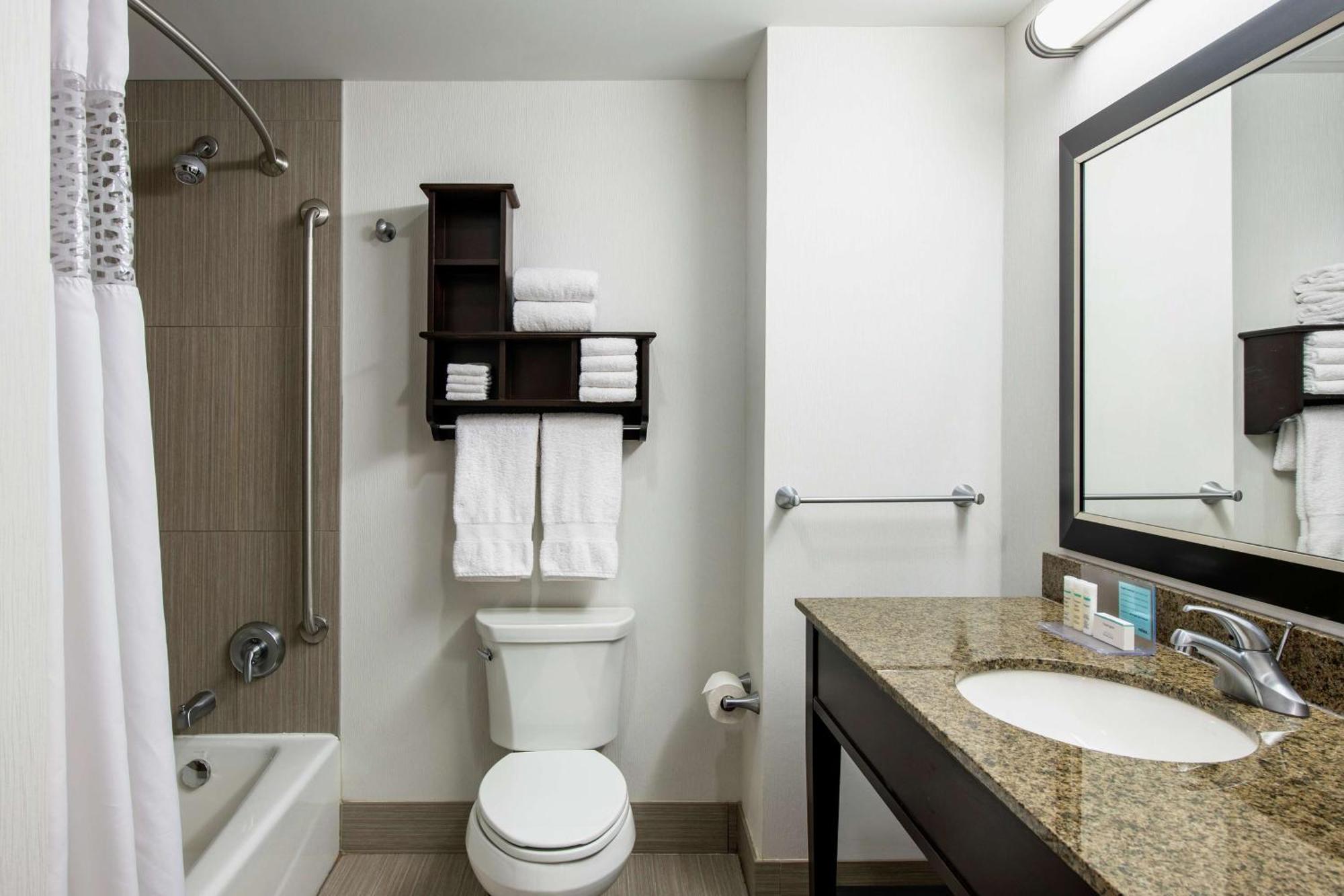 Hampton Inn By Hilton Уинипег Екстериор снимка
