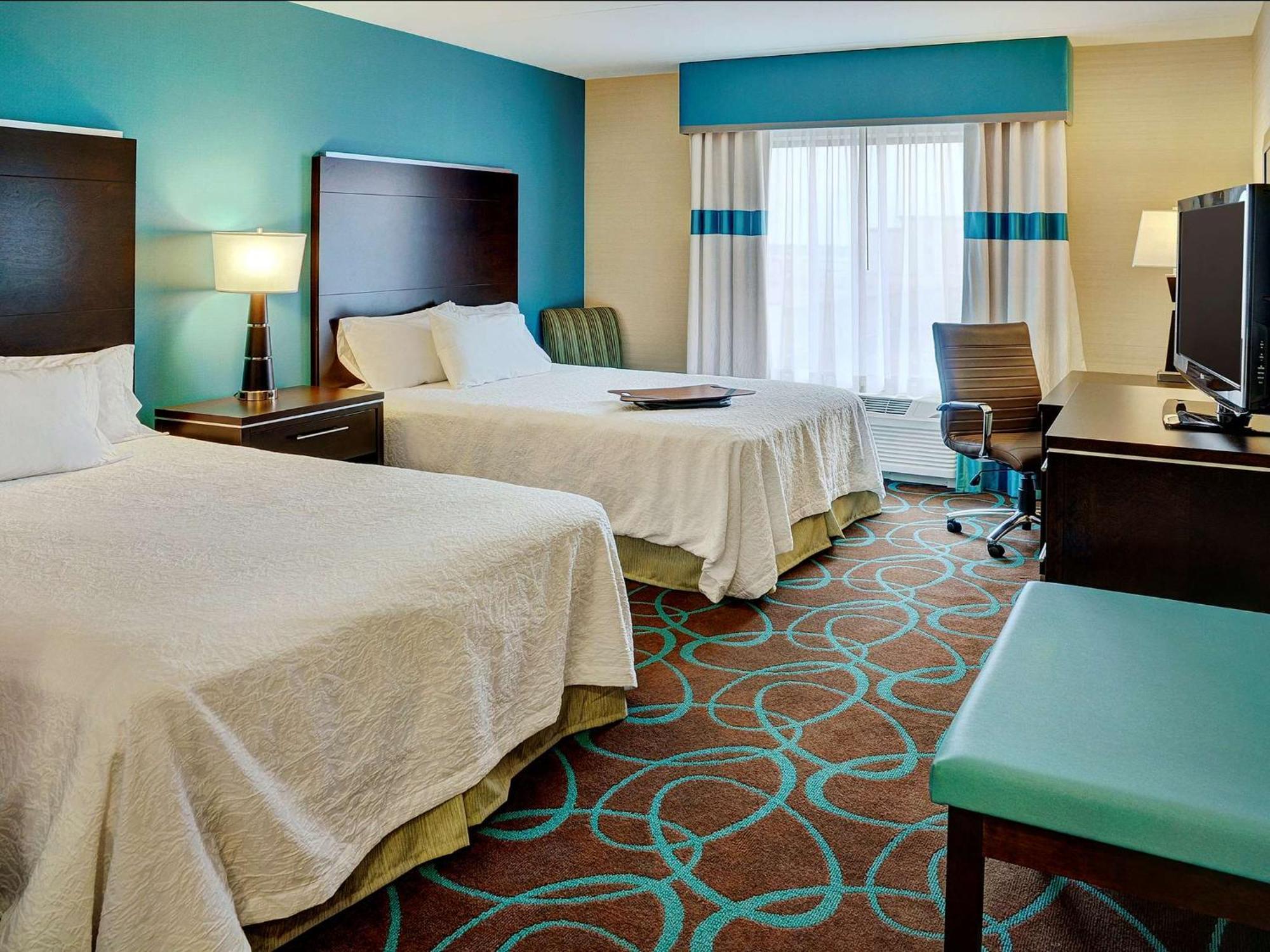 Hampton Inn By Hilton Уинипег Екстериор снимка