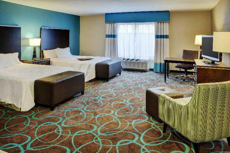 Hampton Inn By Hilton Уинипег Екстериор снимка